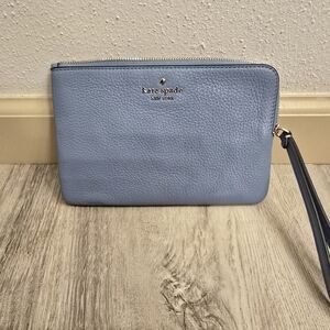 NWOT Kate Spade Leila Medium L-zip Wristlet